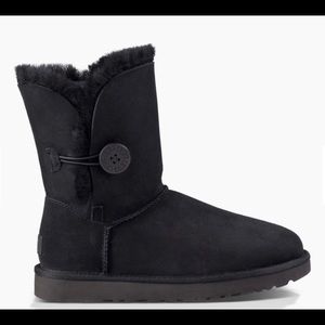 UGG BAILEY BUTTON II BOOT